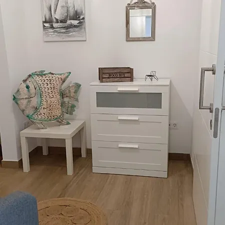 A House With A Garden, Garage, Sauna, And Jacuzzi Apartman