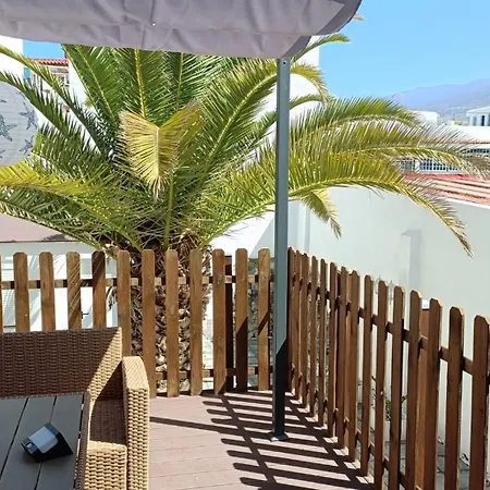 A House With A Garden, Garage, Sauna, And Jacuzzi *