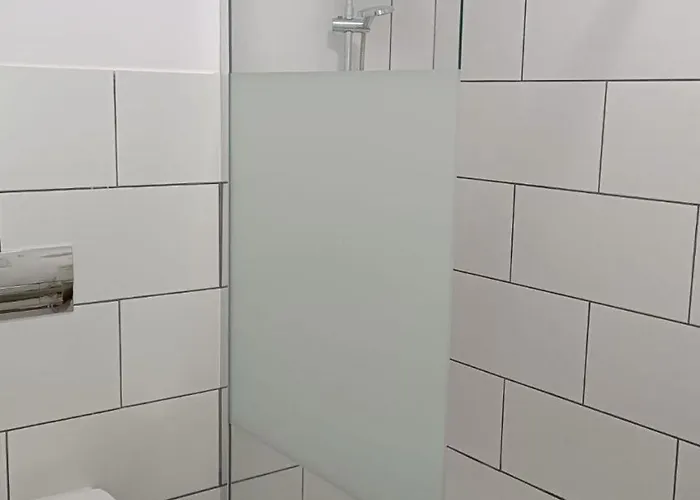 A House With A Garden, Garage, Sauna, And Jacuzzi Apartment *