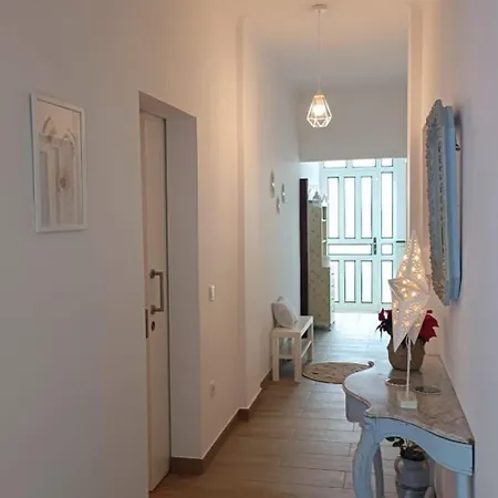 A House With A Garden, Garage, Sauna, And Jacuzzi アパート プエルト・デ・ラ・クルス