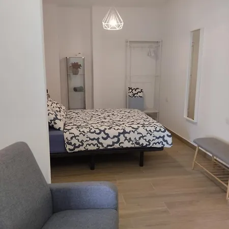 A House With A Garden, Garage, Sauna, And Jacuzzi プエルト・デ・ラ・クルス