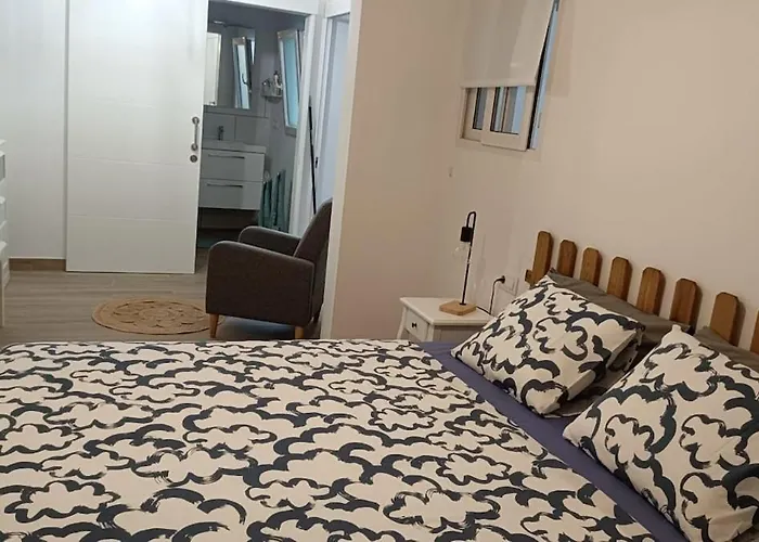 A House With A Garden, Garage, Sauna, And Jacuzzi דירה פוארטו דה לה קרוז