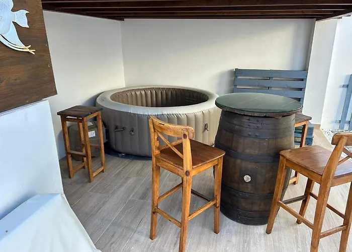 A House With A Garden, Garage, Sauna, And Jacuzzi * פוארטו דה לה קרוז