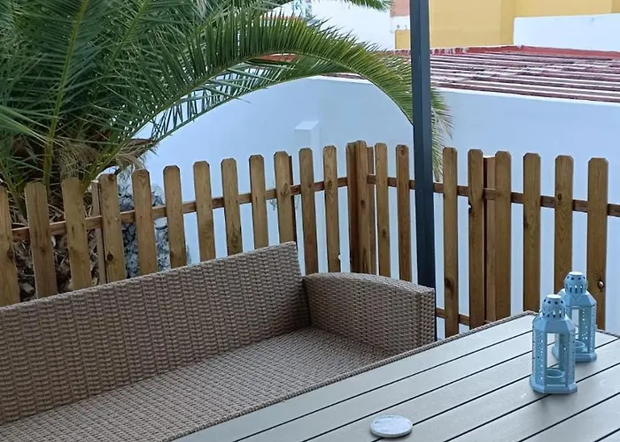 דירה A House With A Garden, Garage, Sauna, And Jacuzzi