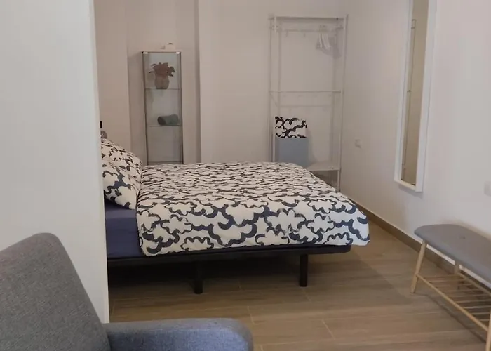 A House With A Garden, Garage, Sauna, And Jacuzzi פוארטו דה לה קרוז