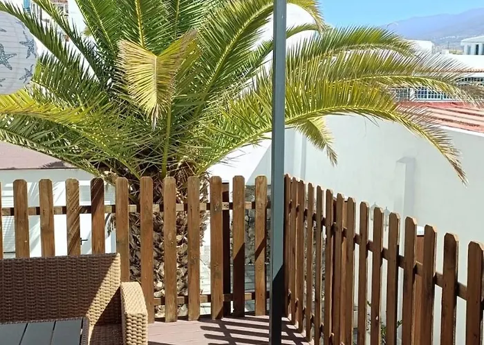 A House With A Garden, Garage, Sauna, And Jacuzzi *