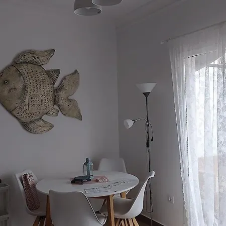 A House With A Garden, Garage, Sauna, And Jacuzzi *