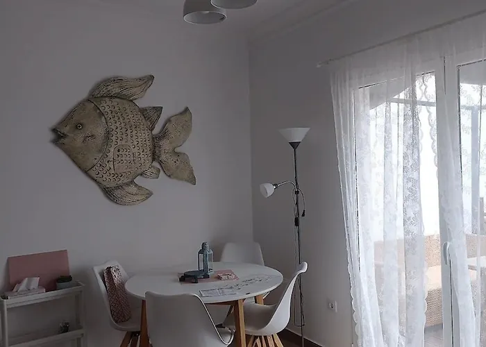 A House With A Garden, Garage, Sauna, And Jacuzzi *