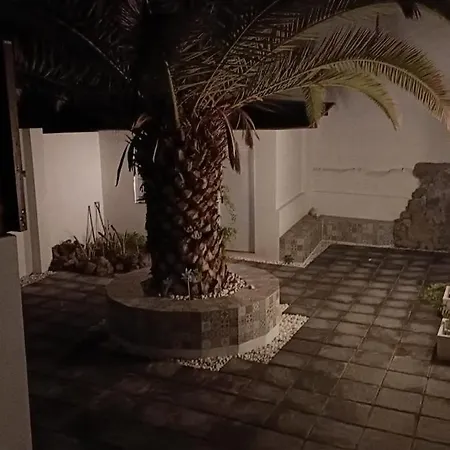 A House With A Garden, Garage, Sauna, And Jacuzzi Appartamento