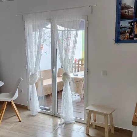 Appartement A House With A Garden, Garage, Sauna, And Jacuzzi *