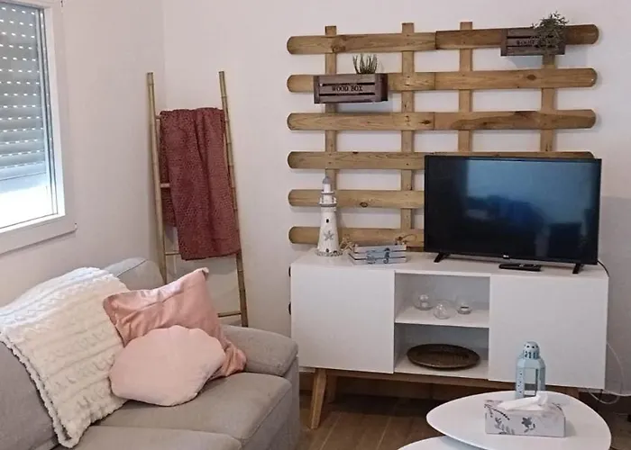 Appartamento A House With A Garden, Garage, Sauna, And Jacuzzi *