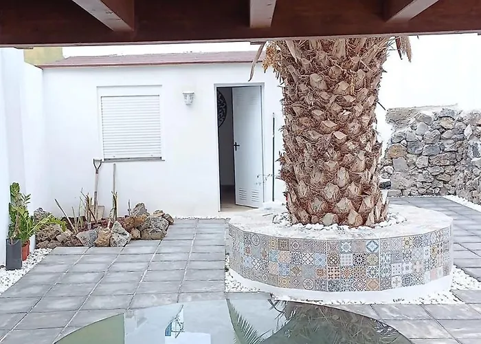 Appartamento A House With A Garden, Garage, Sauna, And Jacuzzi